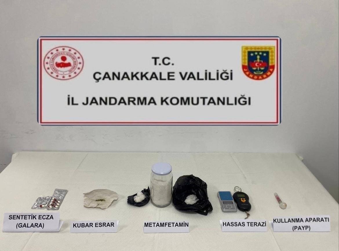 canakkalede uyusturucu operasyonu 2 supheli tutuklandi 4 TR1Jp2Rc