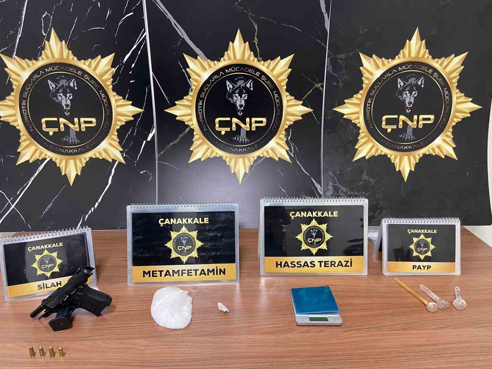 Çanakkale’de uyuşturucu taciri 5 şüpheli tutuklandı 5 canakkalede uyusturucu taciri 5 supheli tutuklandi 1 uJXRLPXI