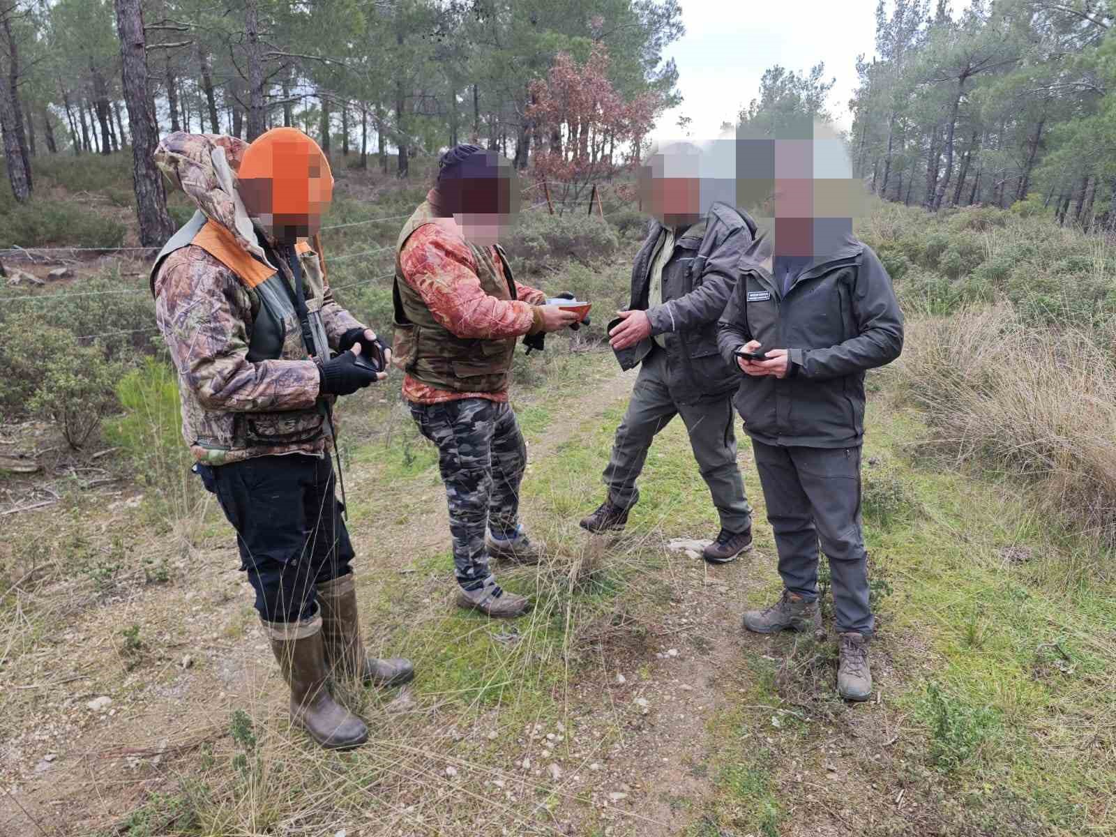 Çanakkale’de yasa dışı avcılık yapan 7 kişiye 98 bin TL ceza 4 canakkalede yasa disi avcilik yapan 7 kisiye 98 bin tl ceza 0 ORL68SnF