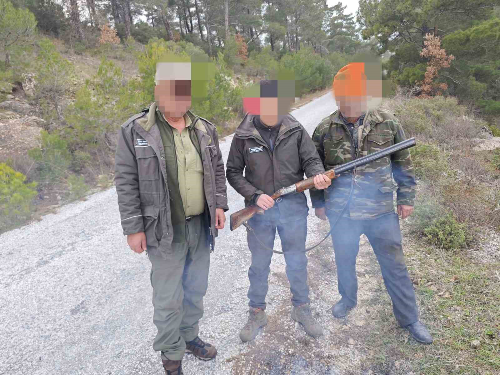 Çanakkale’de yasa dışı avcılık yapan 7 kişiye 98 bin TL ceza 6 canakkalede yasa disi avcilik yapan 7 kisiye 98 bin tl ceza 2 KRH7K1s7