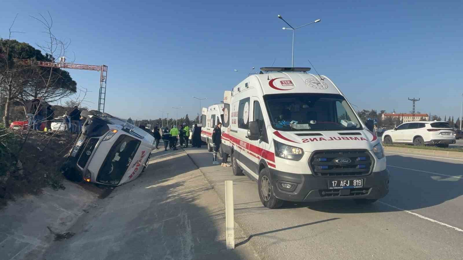 canakkalede yolcu minibusu devrildi 8 yarali 0 2vD5AdM1