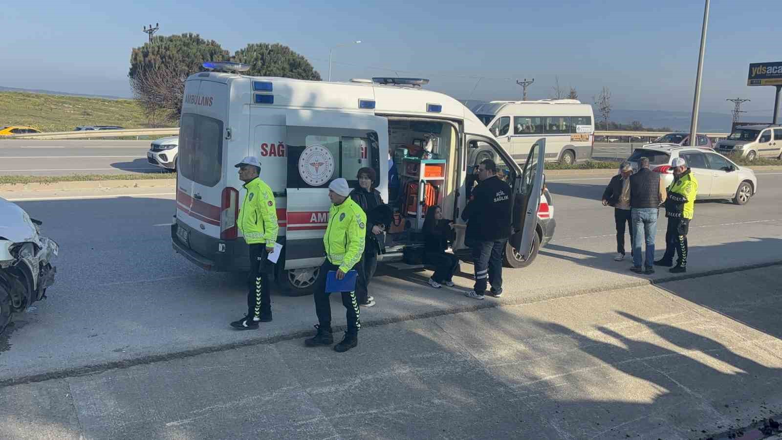canakkalede yolcu minibusu devrildi 8 yarali 10 Q9tk47dz