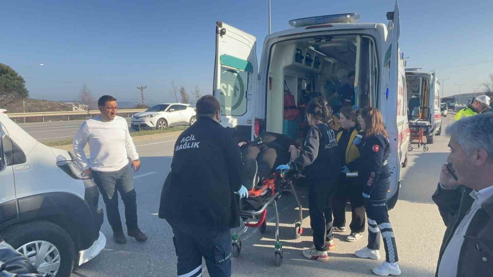 canakkalede yolcu minibusu devrildi 8 yarali 3 dHy6eFWV