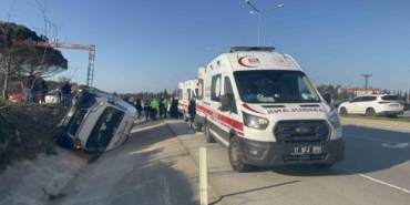 canakkalede-yolcu-minibusu-devrildi-8-yarali-uHWm2qt3.jpg