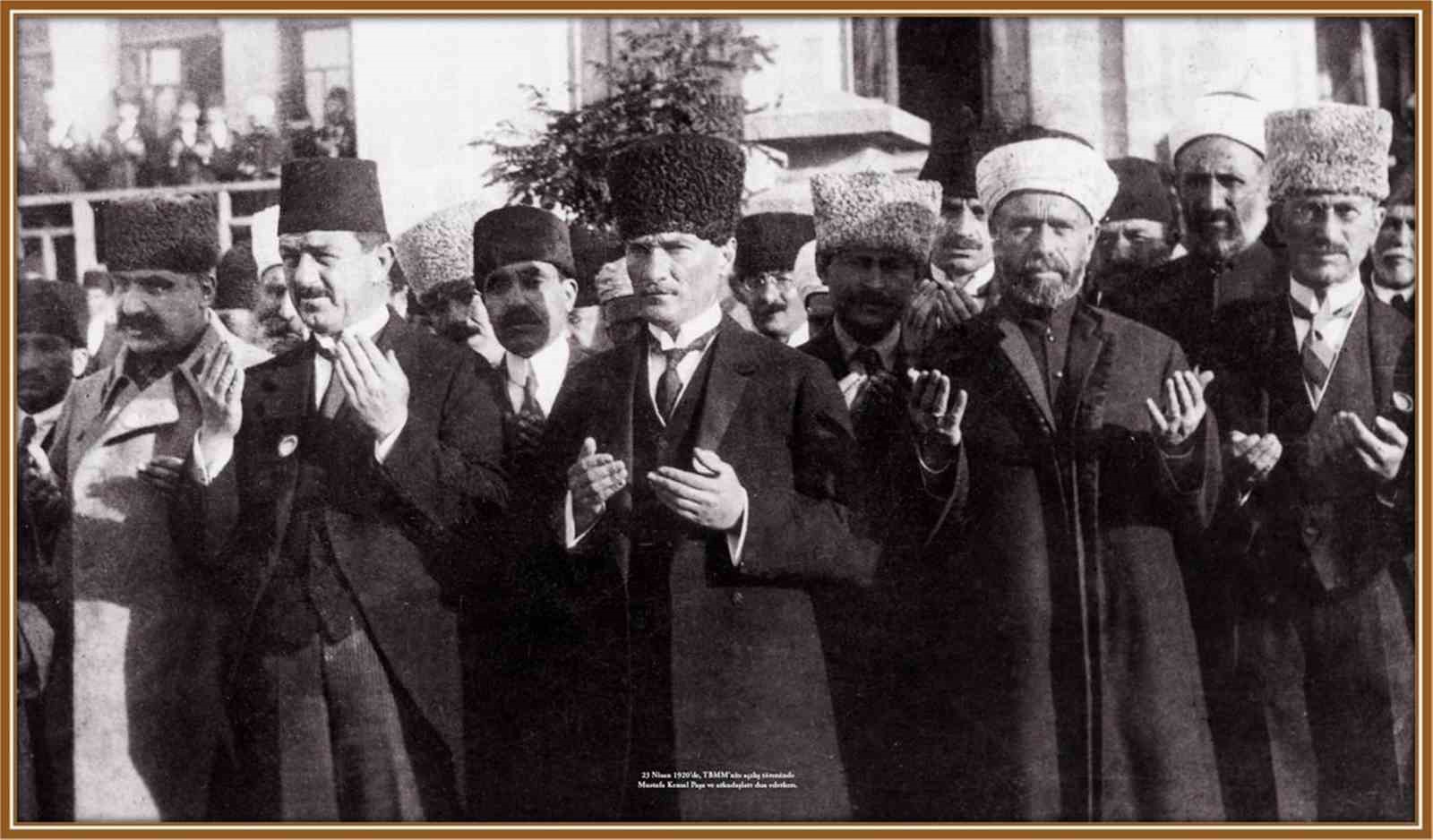 canakkaleyi tbmmde temsil eden 92 kisi bu sergide yasatiliyor 0 I8RgqHey