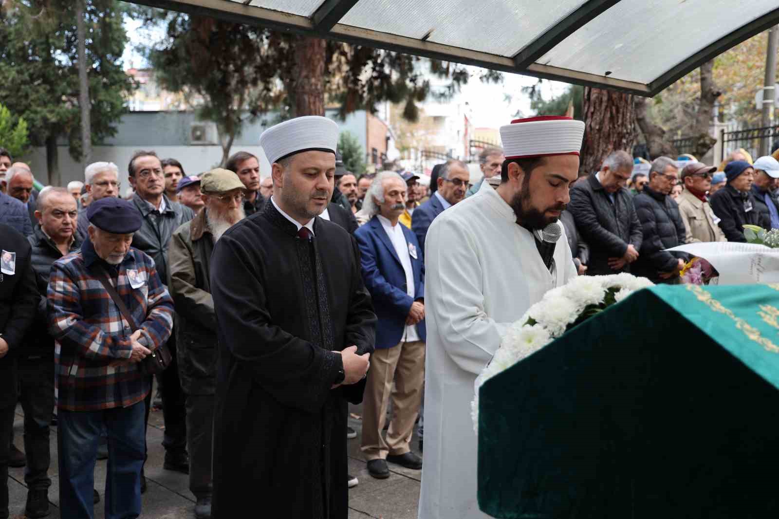canan karatayin esi ali basak karatay son yolculuguna ugurlandi 7 K9hCdVAU
