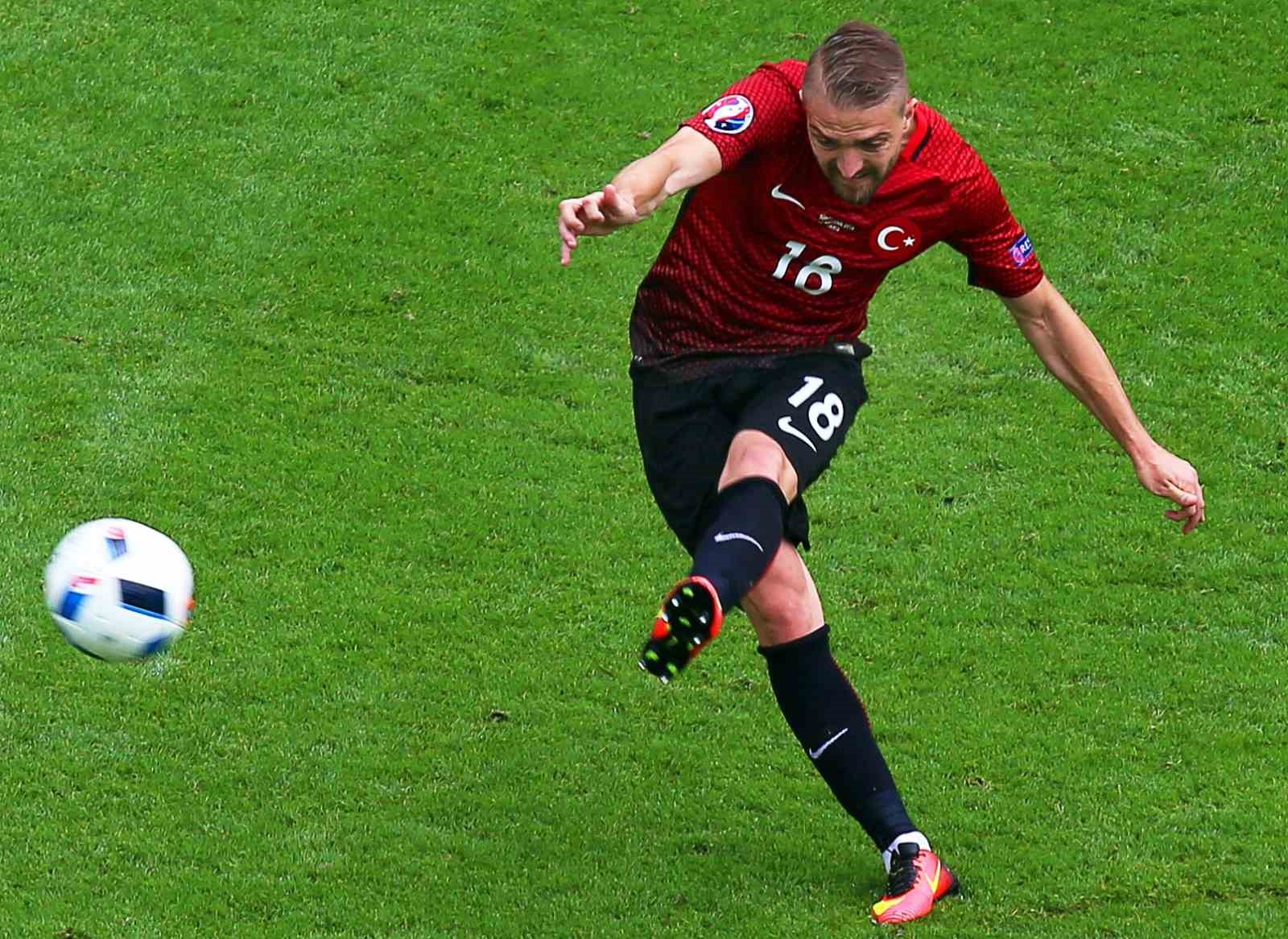 Caner Erkin, profesyonel futbol kariyerini noktaladı 5 caner erkin profesyonel futbol kariyerini noktaladi 1 fqPRWiIj