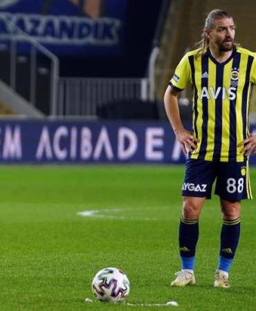 caner-erkin-profesyonel-futbol-kariyerini-noktaladi-zd1qWMVn.jpg