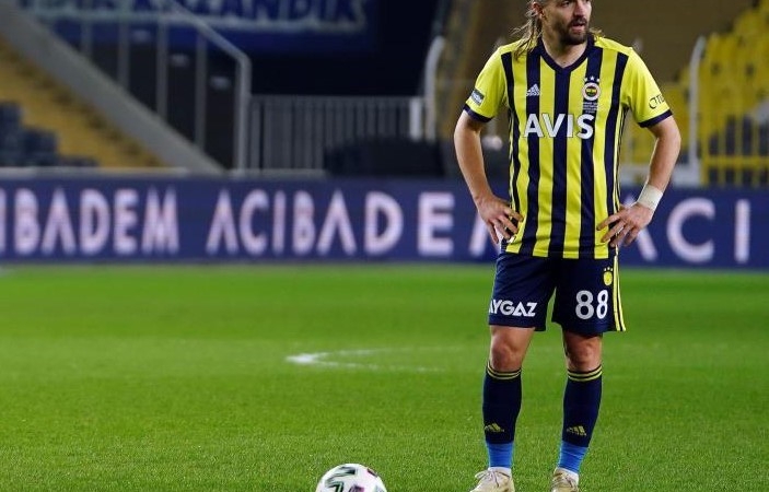caner-erkin-profesyonel-futbol-kariyerini-noktaladi-zd1qWMVn.jpg