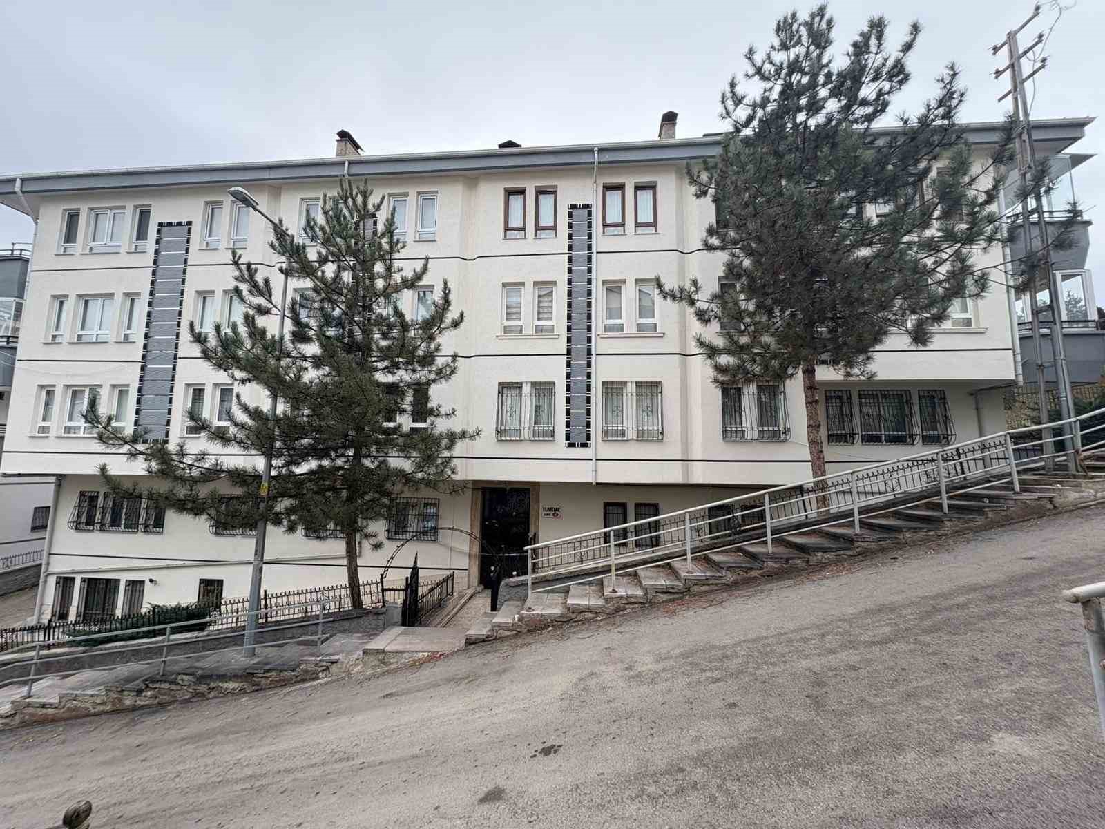 cankayada cokme olusan apartmanda yasayanlar tedbir amacli tahliye edildi 5