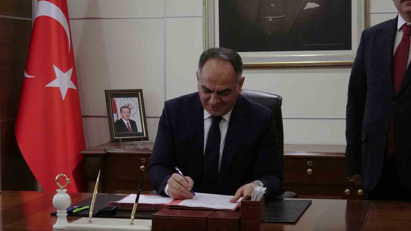 cankiri valisi cakirtas goreve basladi 6 VrVJdvDm