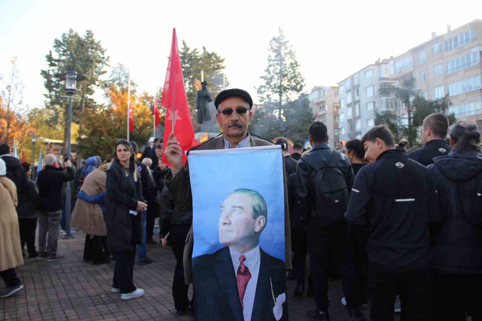 cankiri ve corumda mustafa kemal ataturk saygiyla anildi 6 MgvkypfA