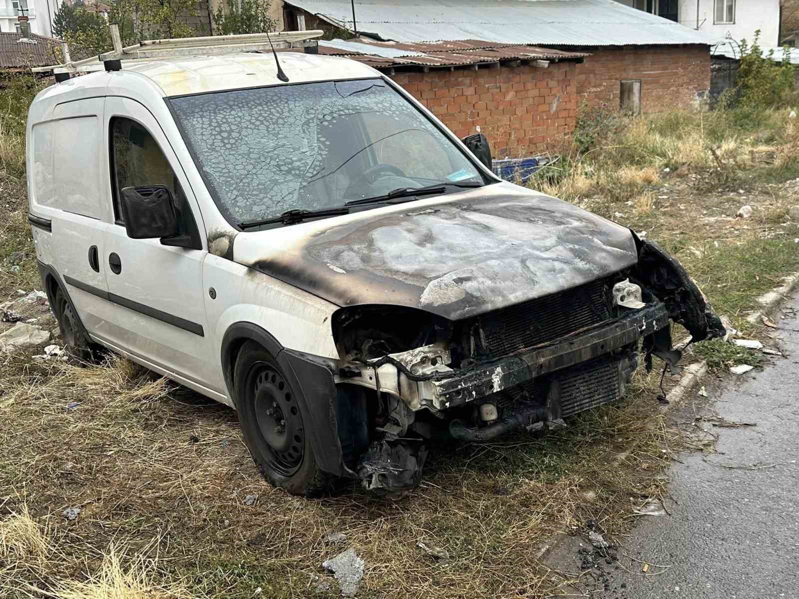 cankirida cikan yanginda 4 yapi ve 1 arac zarar gordu 4 FDvdyMUb