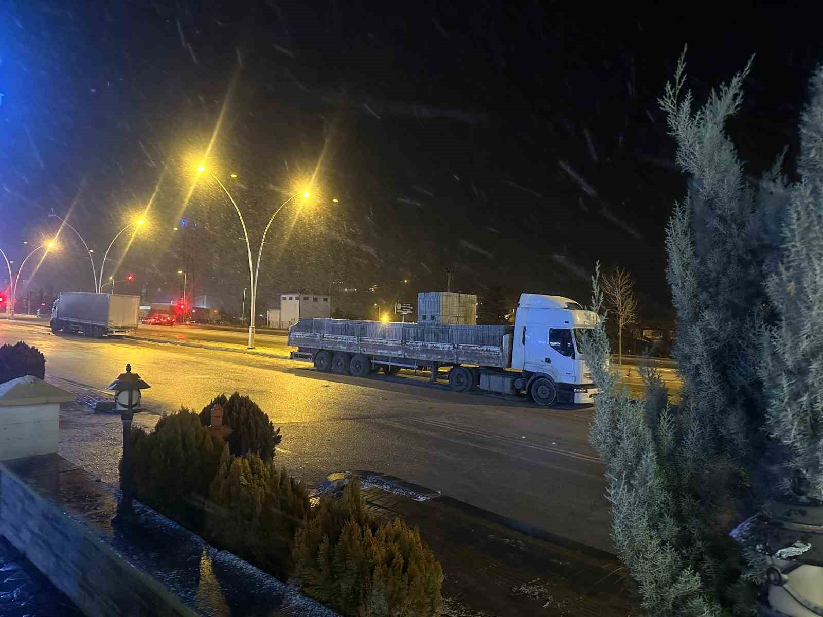 cankirida kar yagisi etkili oldu 4 BznnaTbI