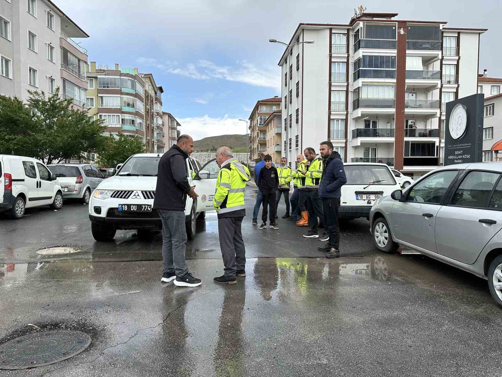 cankirida su baskinlarinin yasandigi evlerde tahliye calismalari suruyor 3 cqFq91sk