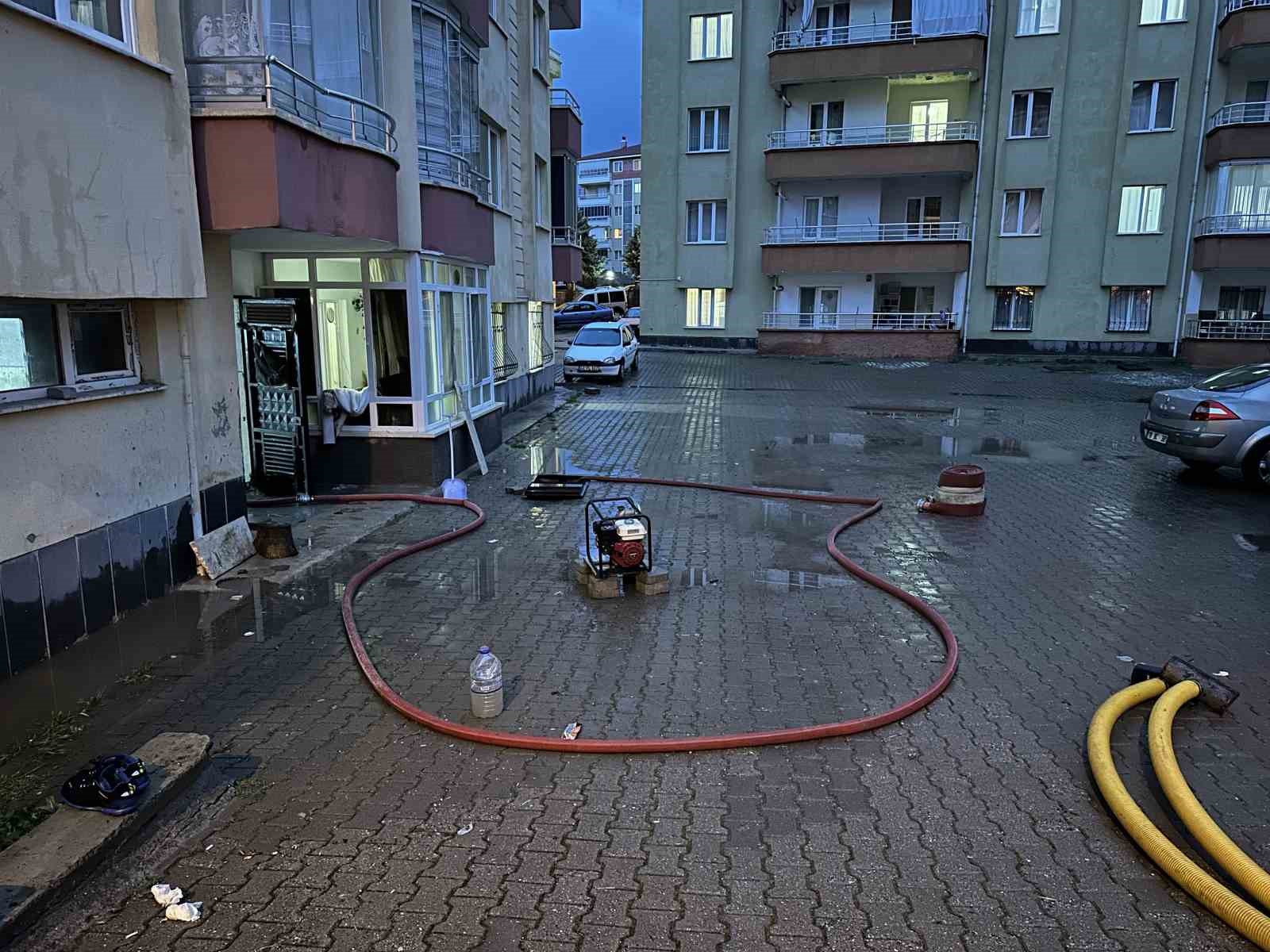 cankirida yollar gole dondu ev ve is yerlerini su basti 2 mYGyvDKD