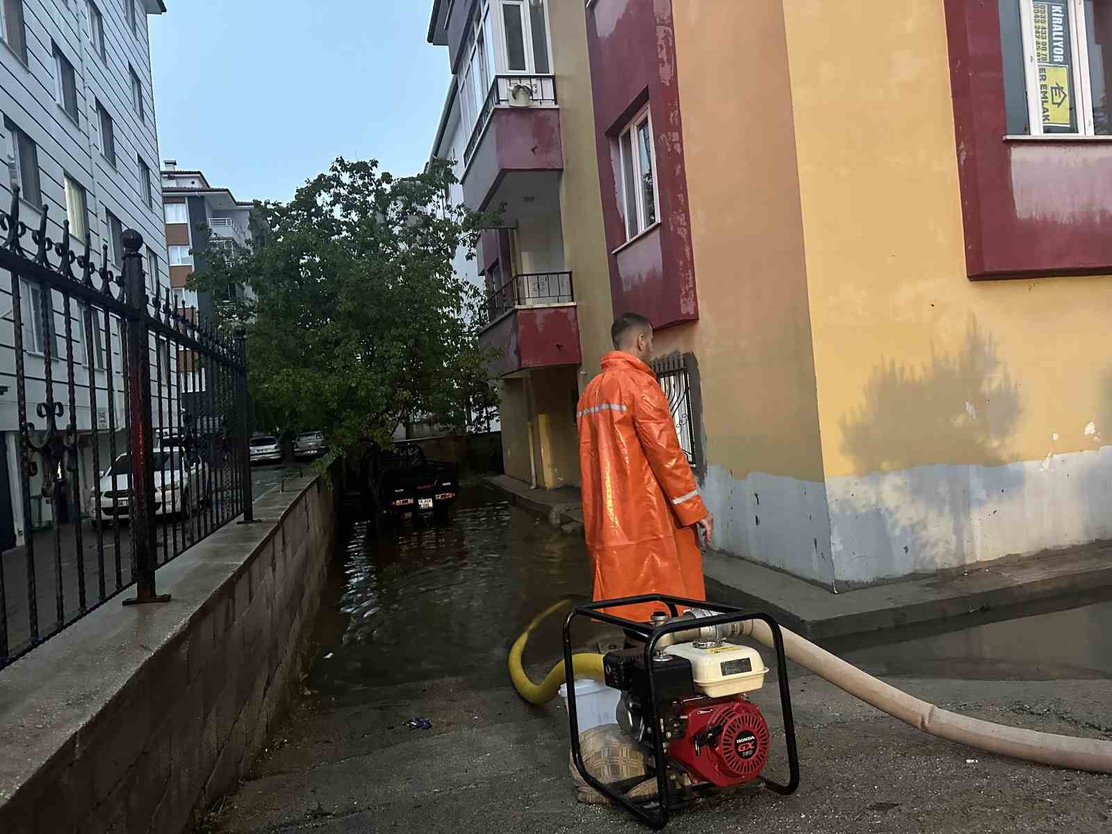 cankirida yollar gole dondu ev ve is yerlerini su basti 8 12BIku5n