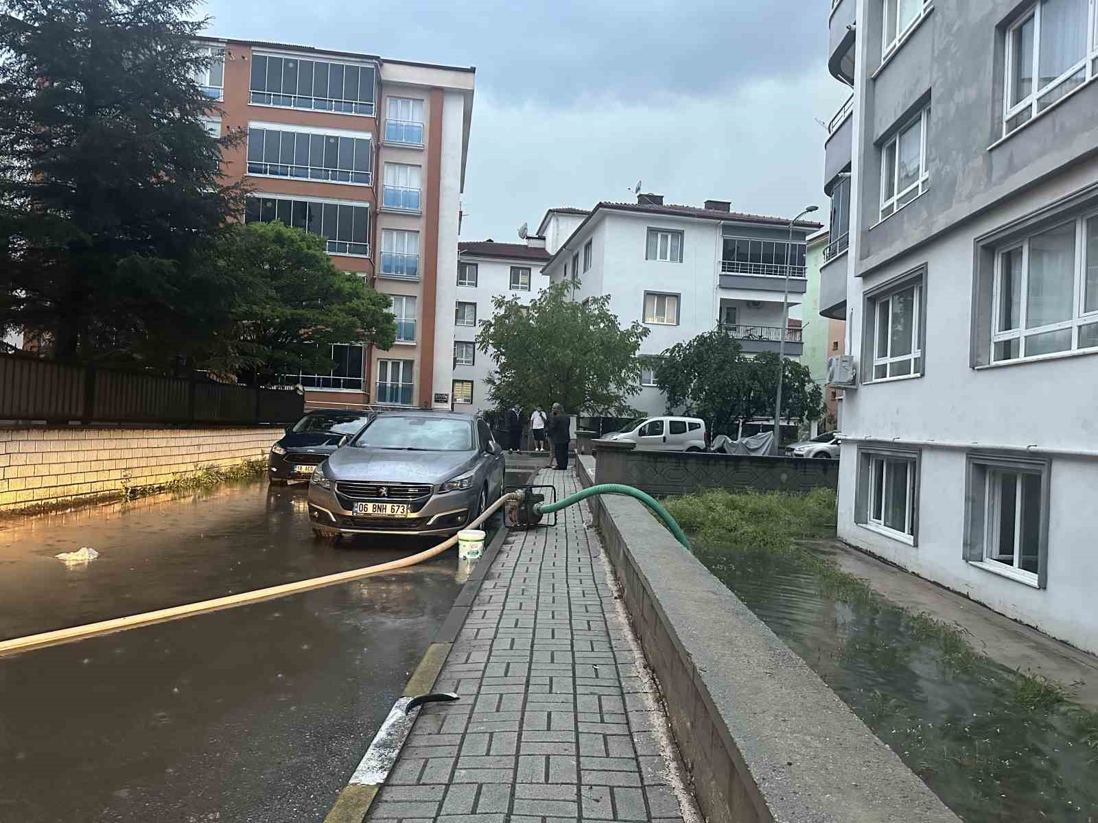 cankirida yollar gole dondu ev ve is yerlerini su basti 9 698TvNrP