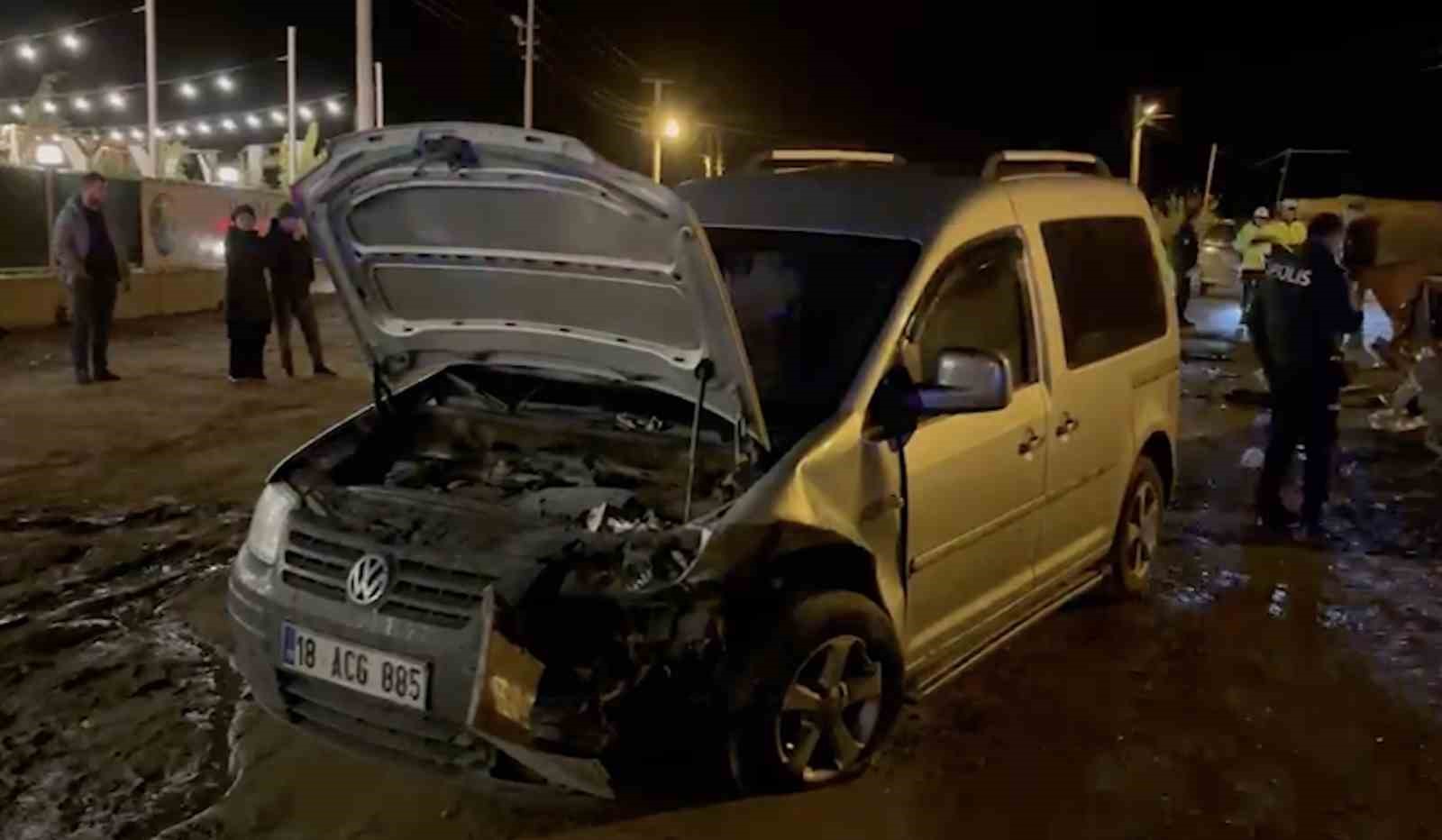 cankirida zincirleme trafik kazasi 9 yarali 1 BwKYv5kW