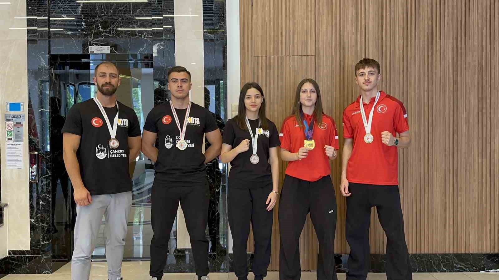 Çankırılı genç sporcular, savate sporunda başarılarıyla göz dolduruyor 6 cankirili genc sporcular savate sporunda basarilariyla goz dolduruyor 2 fWBbkbGh