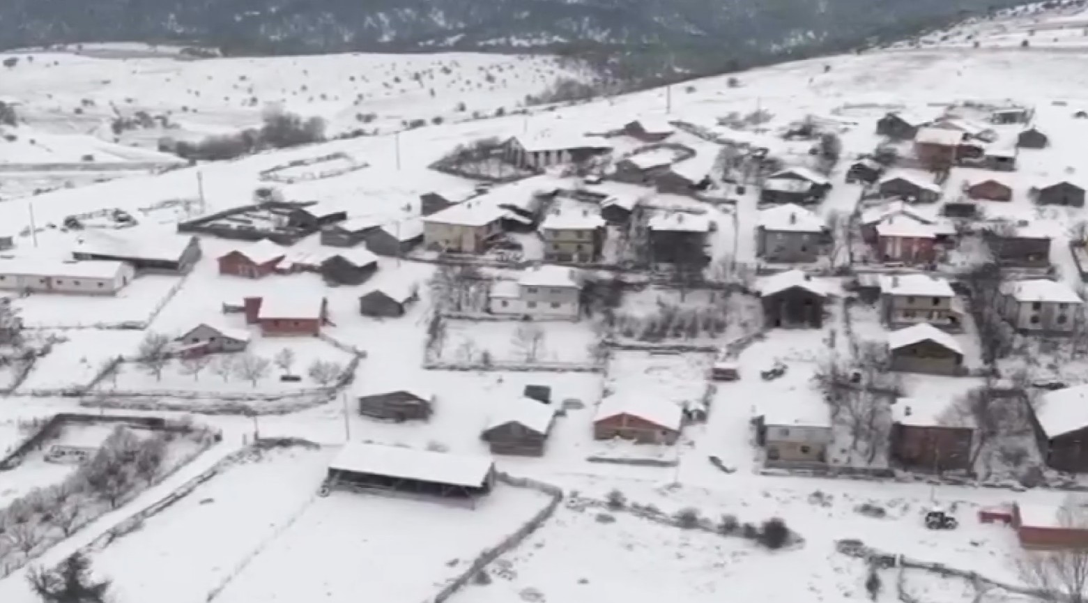 cankirinin yuksek kesimlerinde kar yagisi etkili oluyor 0 6LLNOU4S