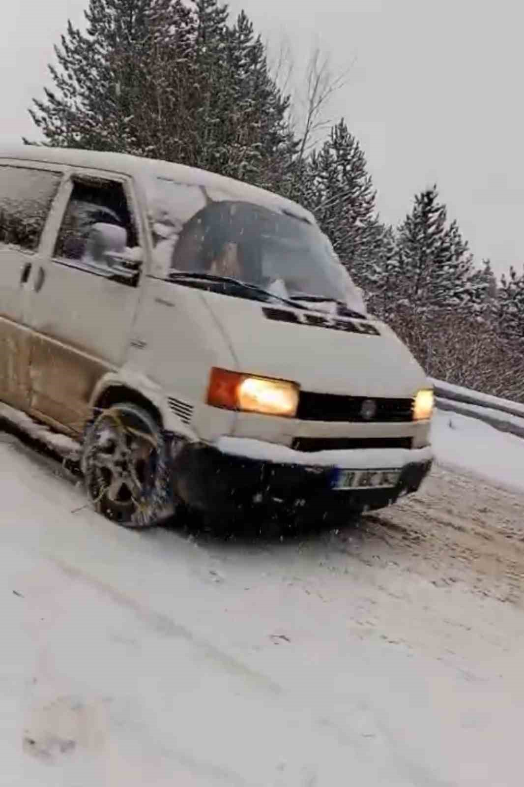 cankirinin yuksek kesimlerinde kar yagisi etkili oluyor 8