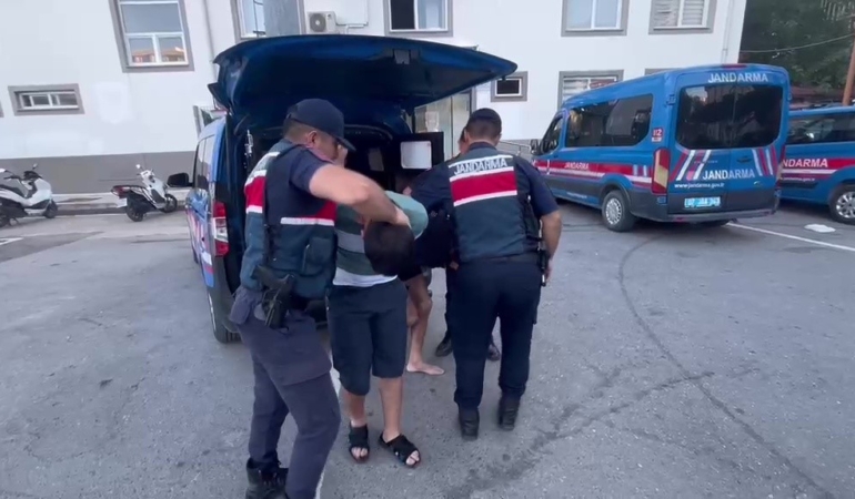 canli-yayinda-teror-propagandasi-yapan-sahislar-yts-ile-tespit-edildi-RHh233G1.jpg