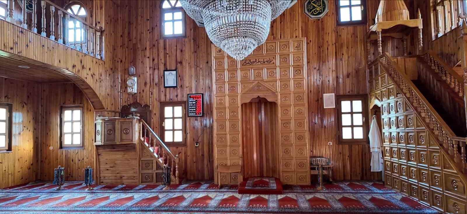 canti teknigiyle insa edilen civisiz cami 2 asirdir ayakta 1 VTUFlGBf