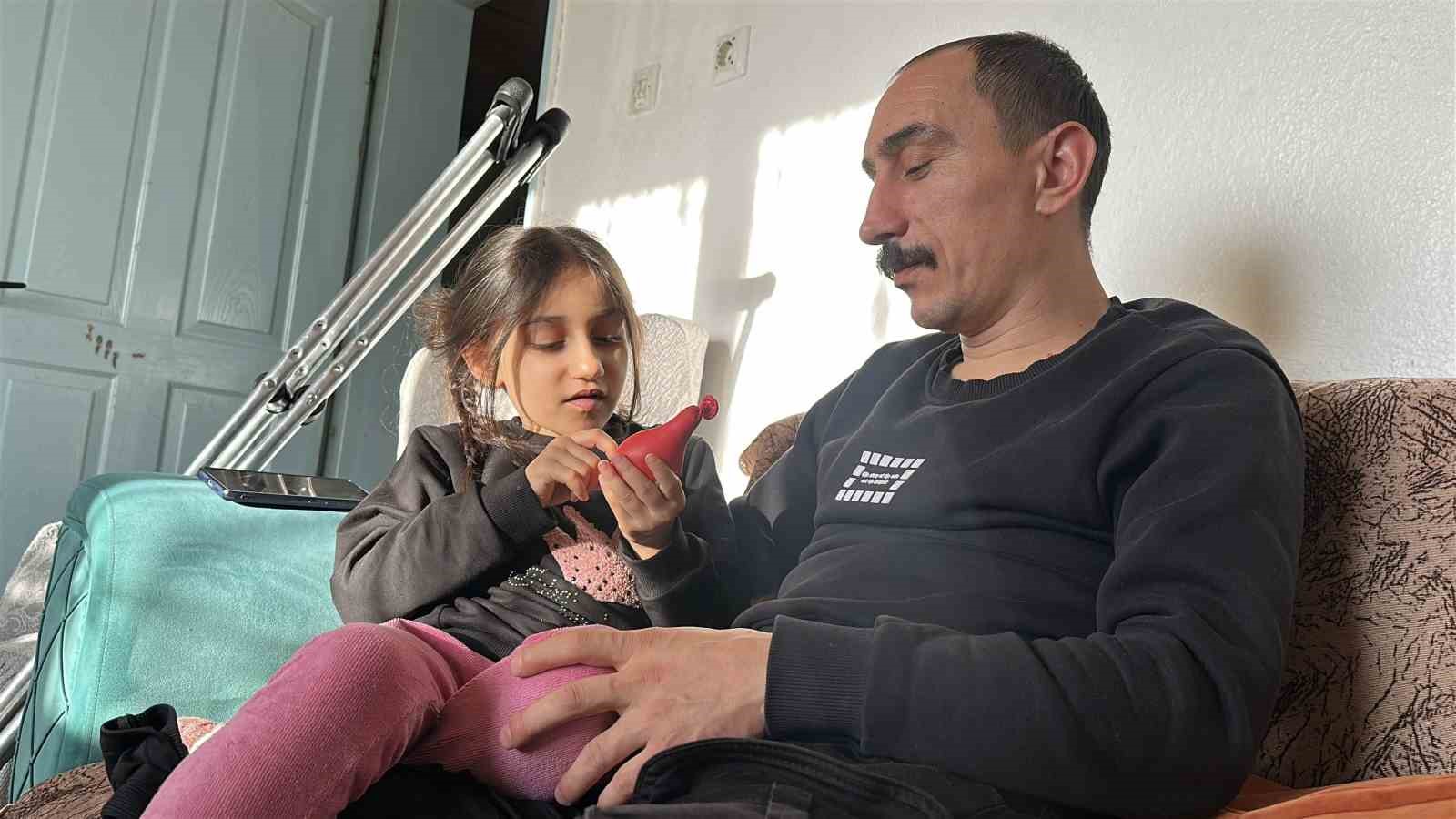 Çapa makinesi kaptırdığı bacağını kaybeden babanın en büyük isteği kızıyla birlikte gezebilmek 7 capa makinesi kaptirdigi bacagini kaybeden babanin en buyuk istegi kiziyla birlikte gezebilmek 3 LWInGJFr