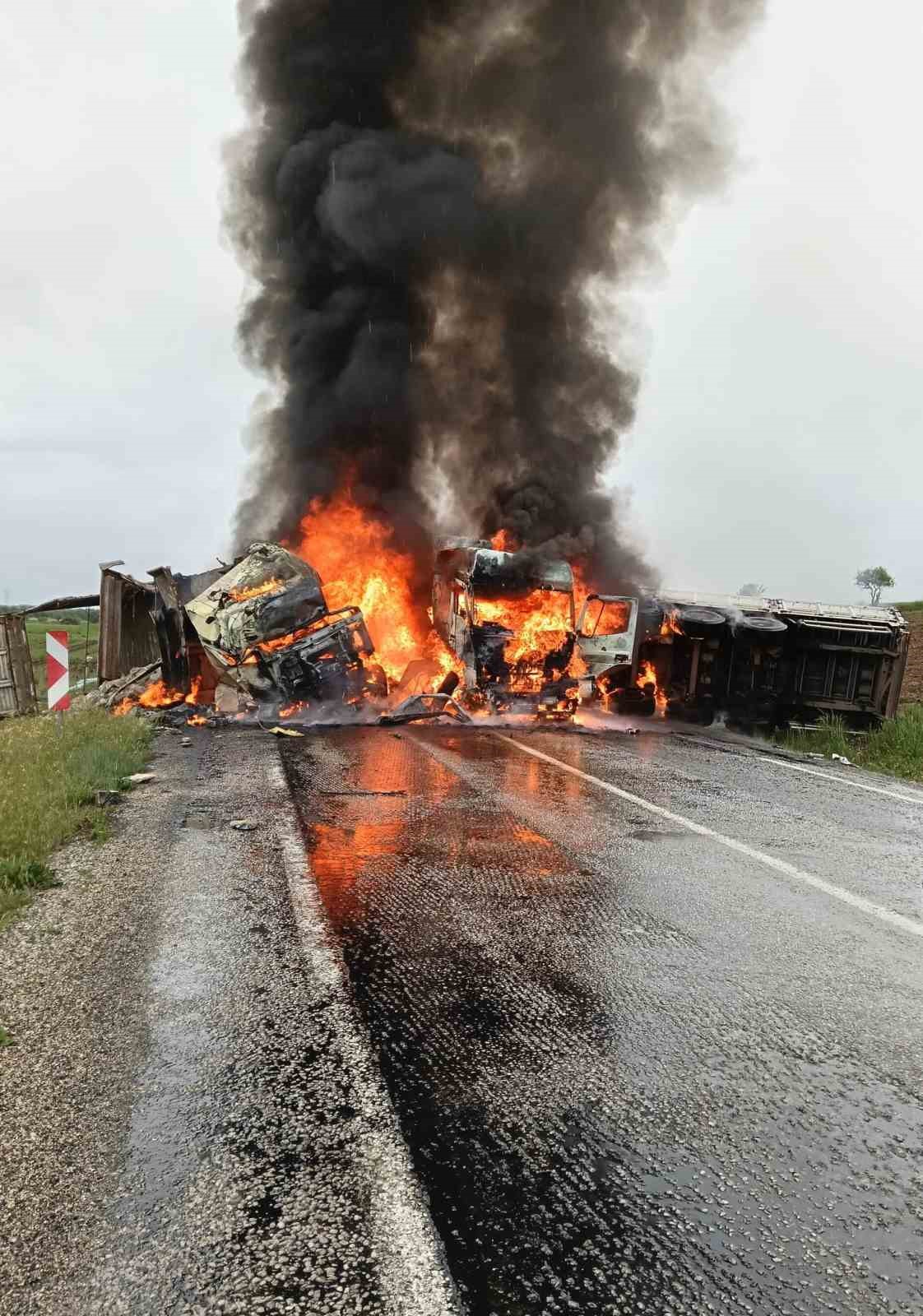carpisan tirlar alev alev yandi suruculer yaralandi 2 6bnREglK