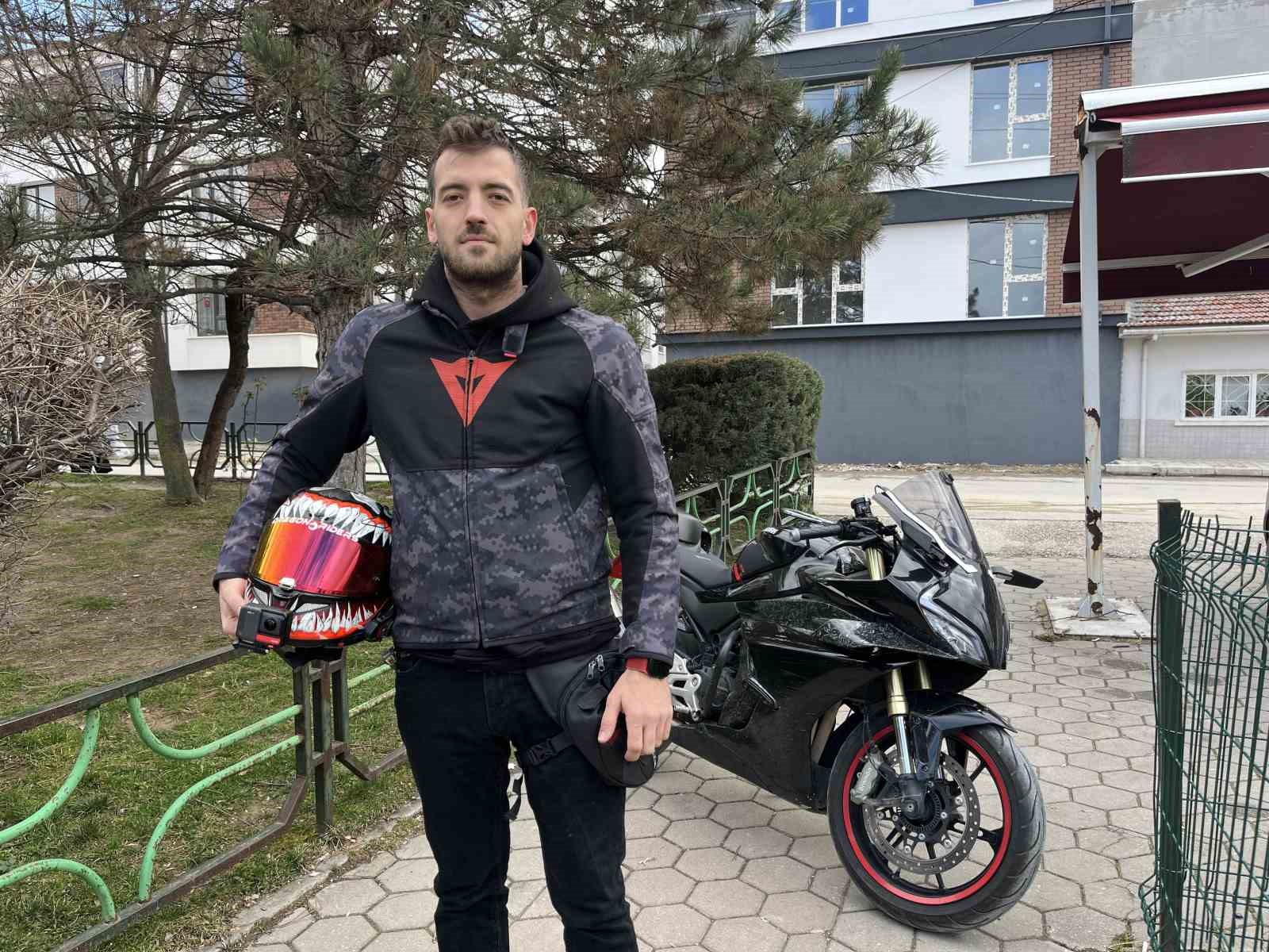 carpmaktan son anda kurtuldugu bisikletliye once tokat atti sonra yerden kaldirdi 3 MIOGQlYP