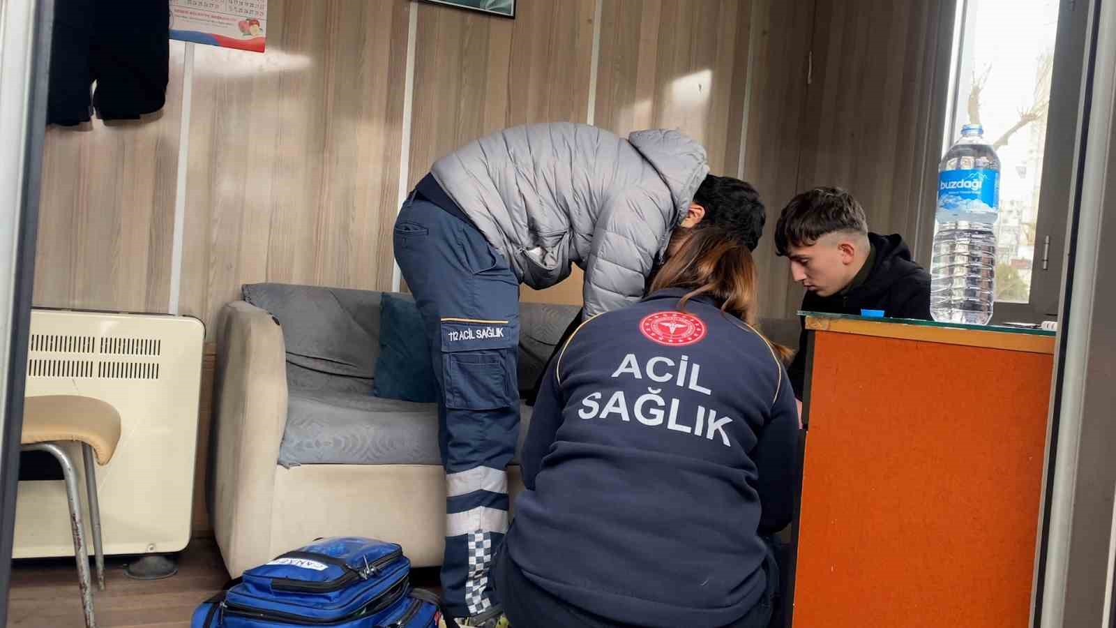 carptiklari yasli kadini taksi duragina birakip kactilar 0 FEnpEyrk