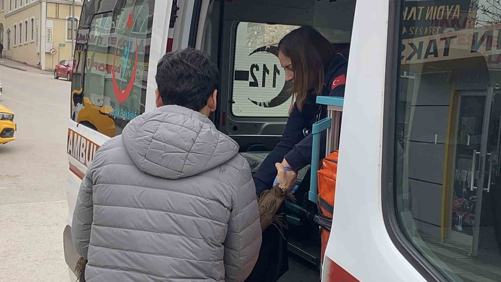 carptiklari yasli kadini taksi duragina birakip kactilar 3 YTeWhhhL