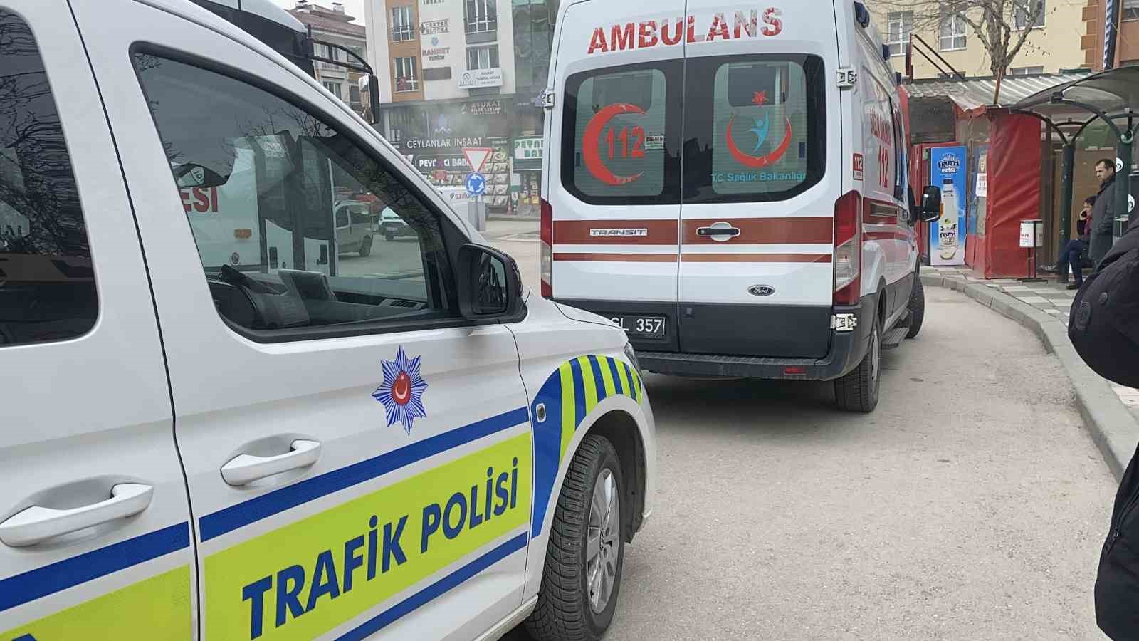 carptiklari yasli kadini taksi duragina birakip kactilar 4 QB3EAkBA