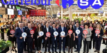 carrefoursa-12-aralik-magazacilar-gununu-15-bin-calisani-ile-kutladi-bSWKD87D.jpg