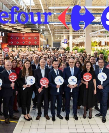 carrefoursa-12-aralik-magazacilar-gununu-15-bin-calisani-ile-kutladi-bSWKD87D.jpg