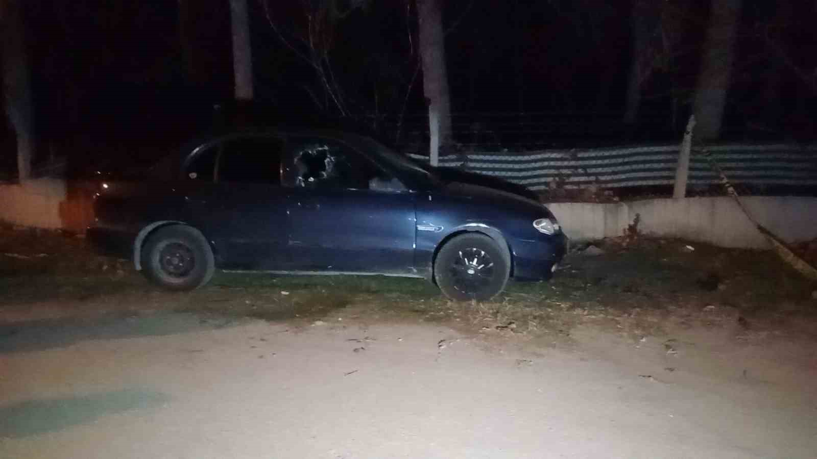 Çarşı ve Mahalle Bekçisi otomobilinde silahla vurulmuş halde bulundu 8 carsi ve mahalle bekcisi otomobilinde silahla vurulmus halde bulundu 4 lsEIXhUV