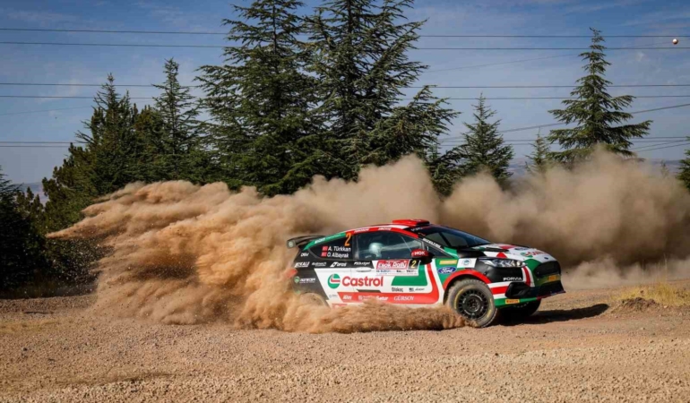 castrol-ford-team-turkiye-45inci-istanbul-rallisinde-kupayi-hedefliyor-Ja2FaWdN.jpg