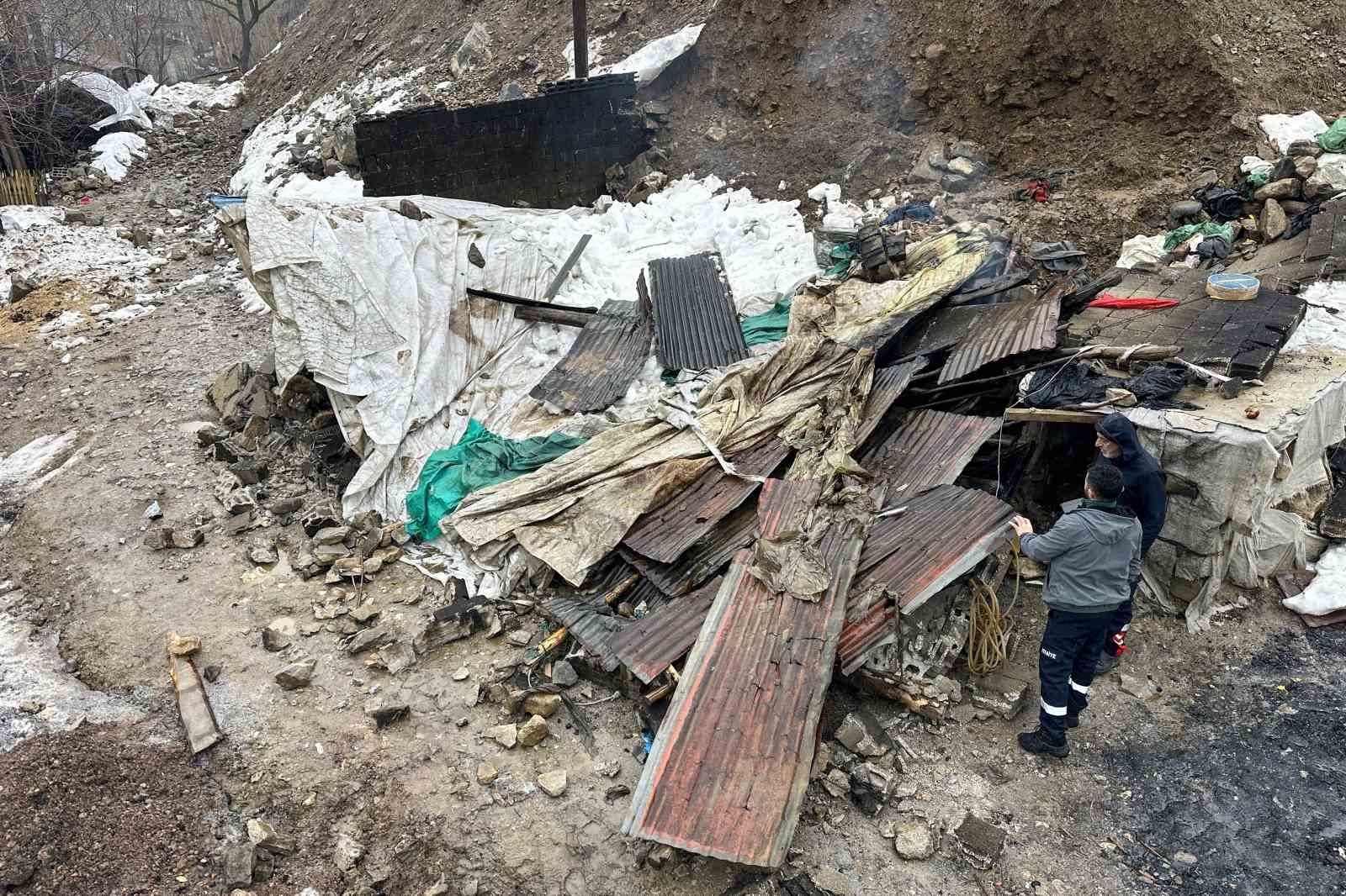 catakta tandir evi coktu babaanne ile torunu yaralandi 1