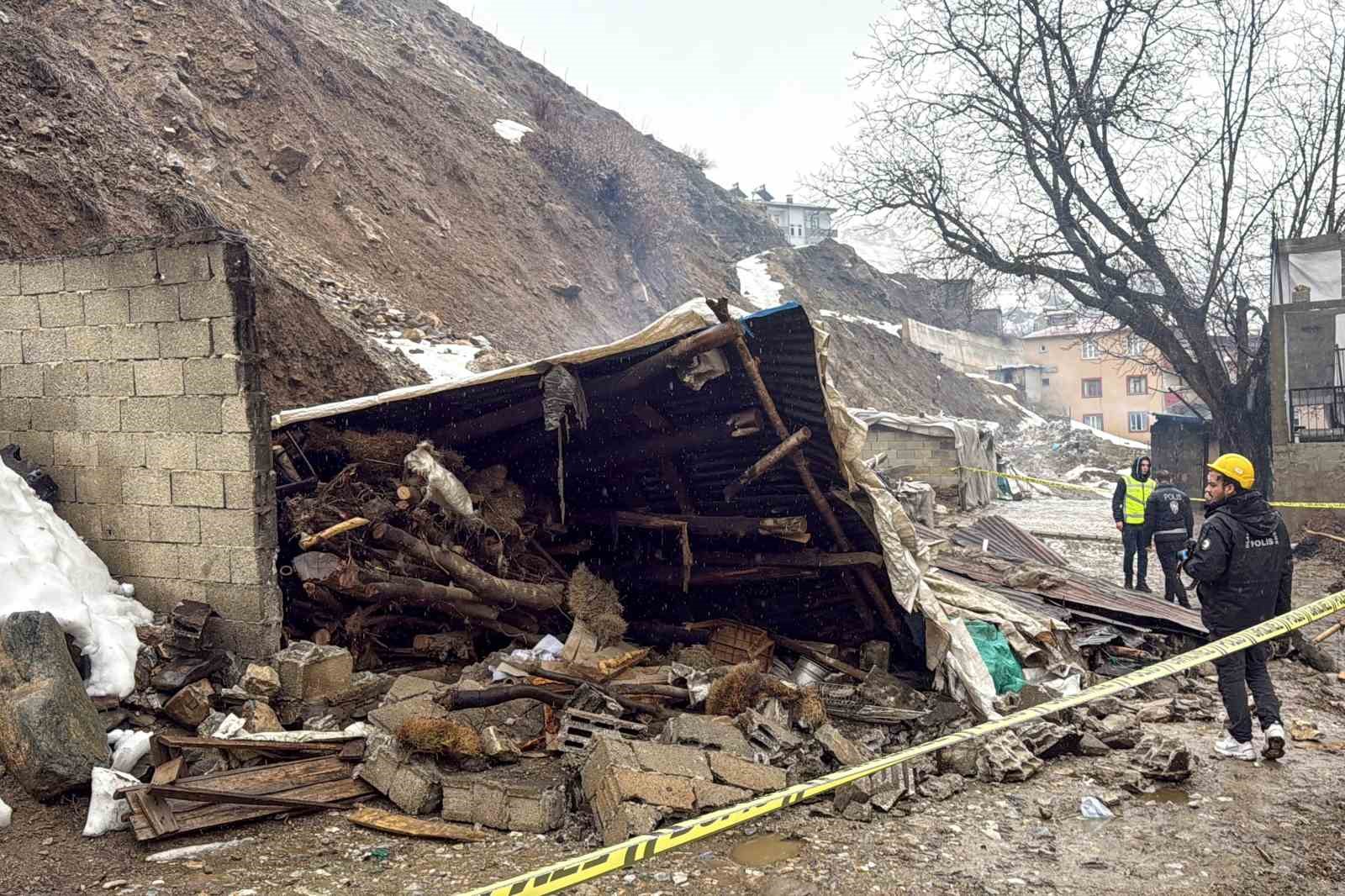 catakta tandir evi coktu babaanne ile torunu yaralandi 3 GFMpUSdM