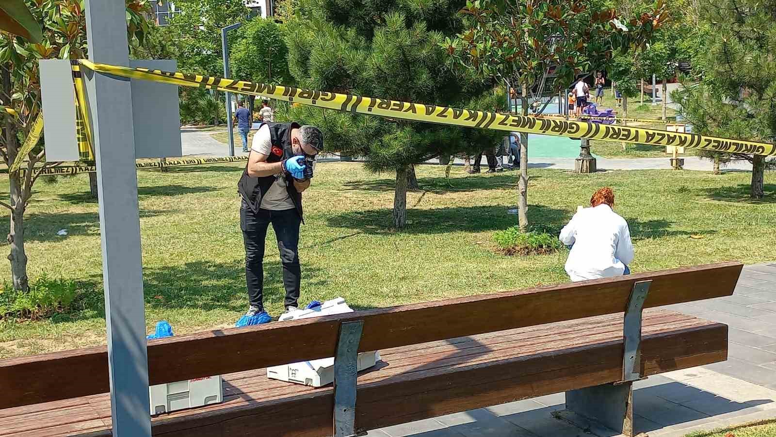 catalcada bosanma asamasindaki koca esini bogazindan bicakladi 0 qh25nTAg