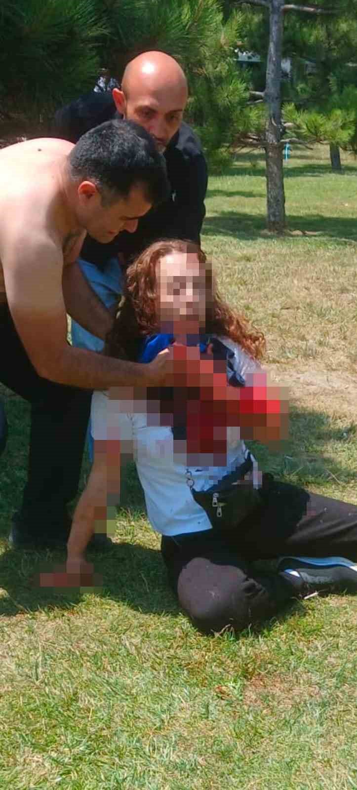 catalcada bosanma asamasindaki koca esini bogazindan bicakladi 1 He9wMfAl