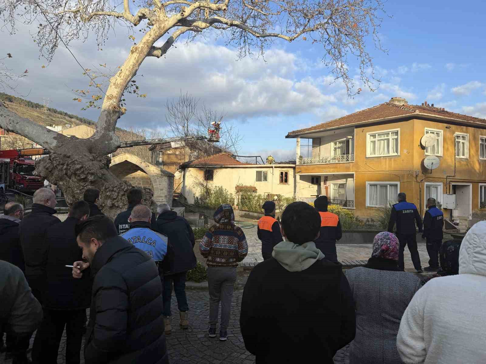 catalcada evi yanan kadin uzun sure gozyasi doktu 0 YNahqtlB