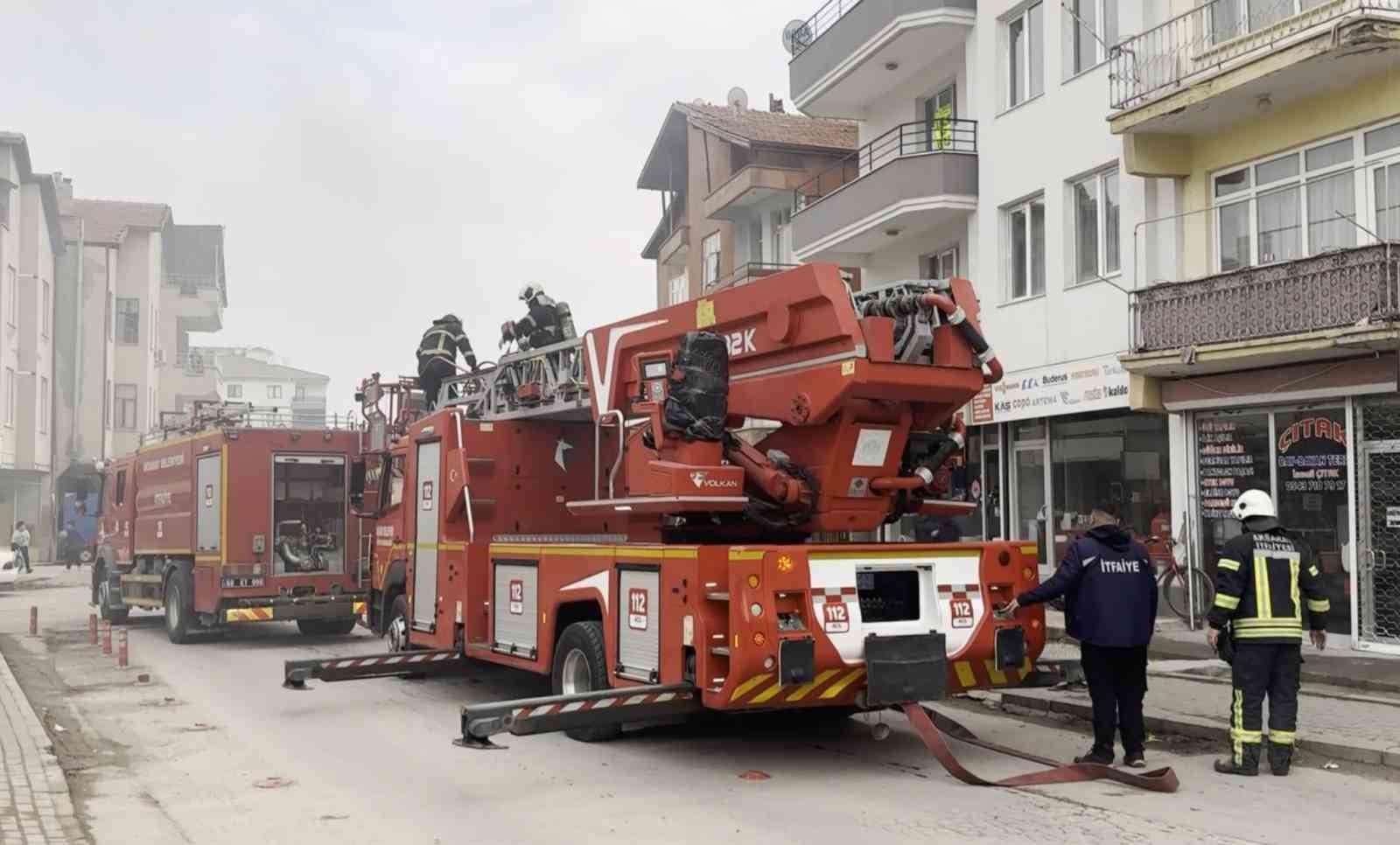 cati katindaki komurlukte yangin panigi 2 Lg3NOYMj
