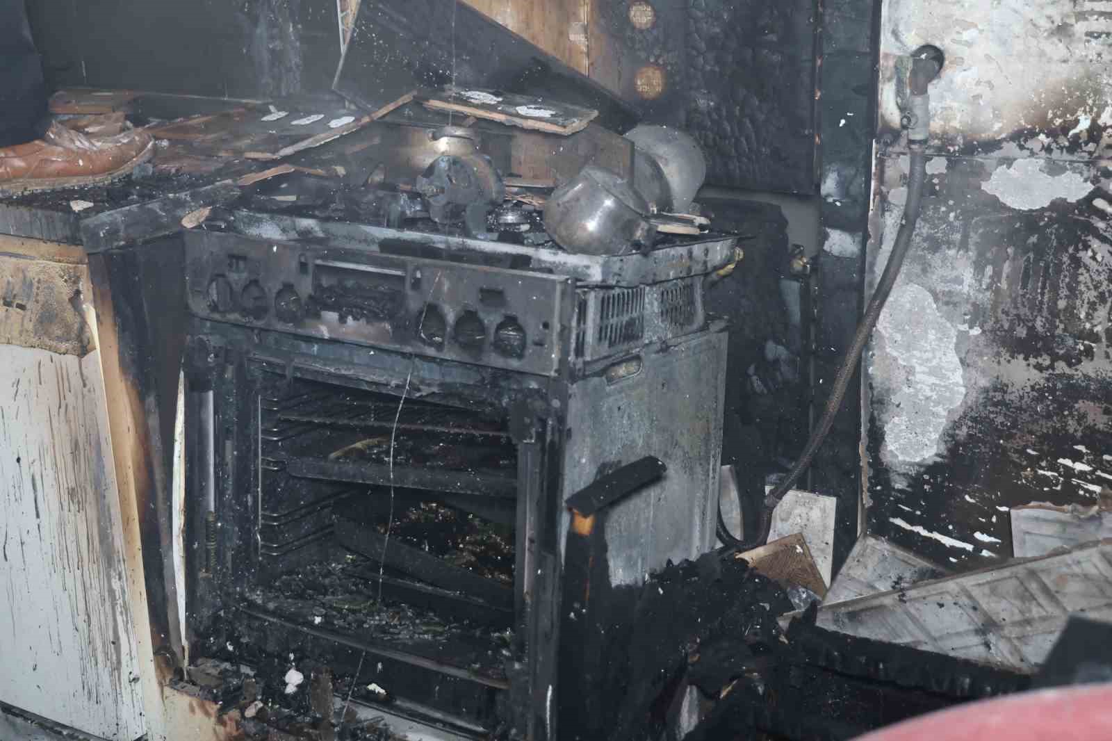 cati katindaki mutfakta cikan yangin korkuttu 5 4XFOY6zz