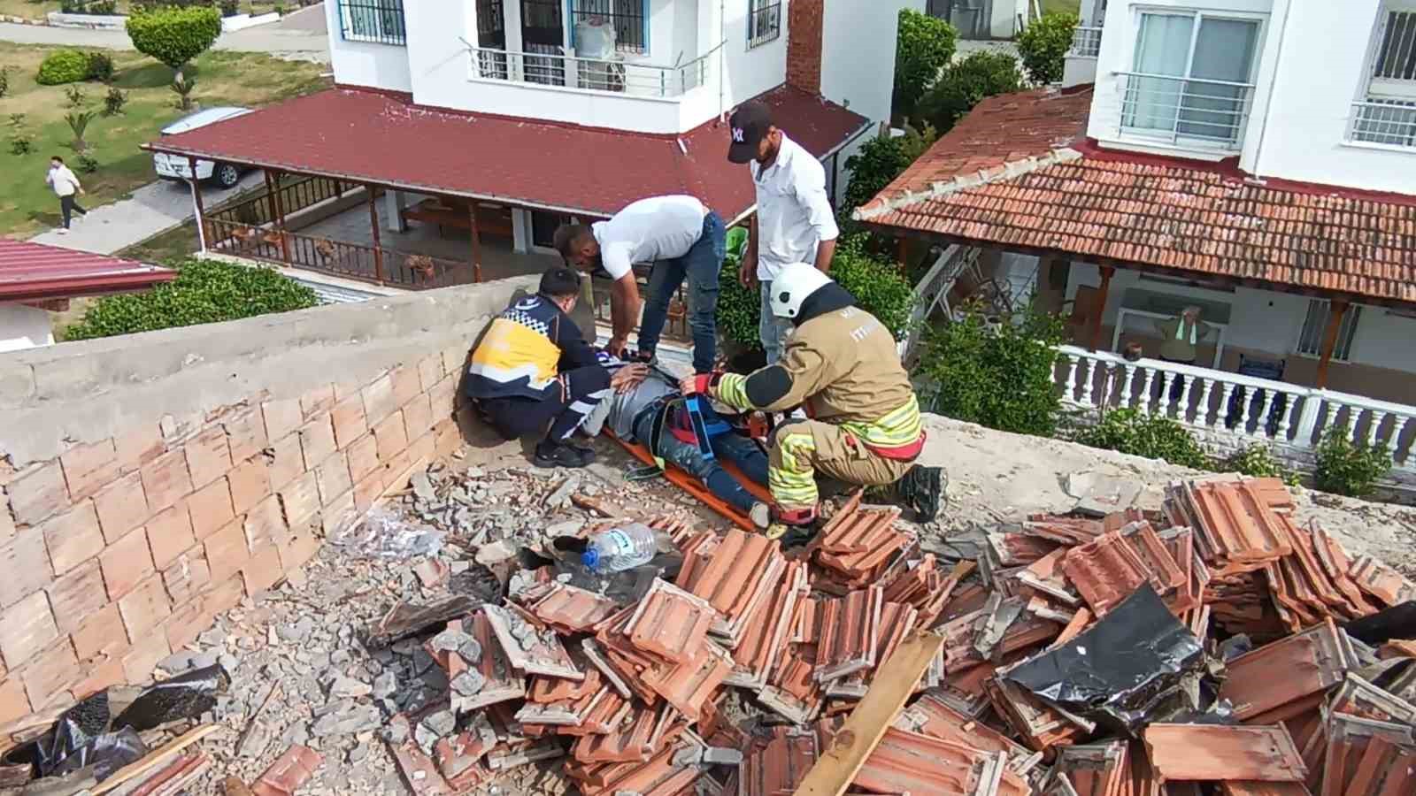 cati tadilatinda uzerine su deposu devrilen isci yaralandi 1 8QDV9NtZ