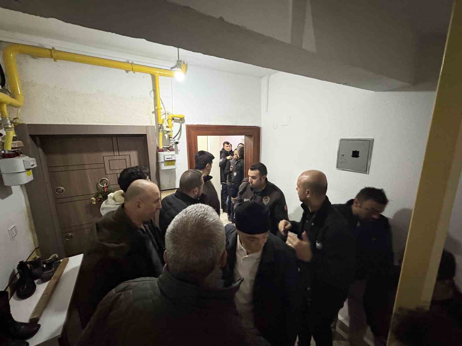 catidan apartman bosluguna dusen sahis hayatini kaybetti 3 Xu76yMZh