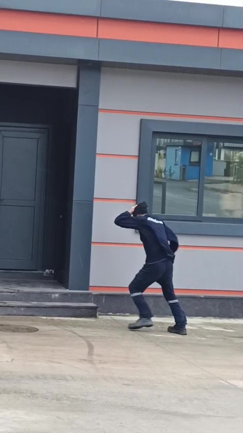 catidan kopan kereste seyir halindeki otobuse saplandi 10