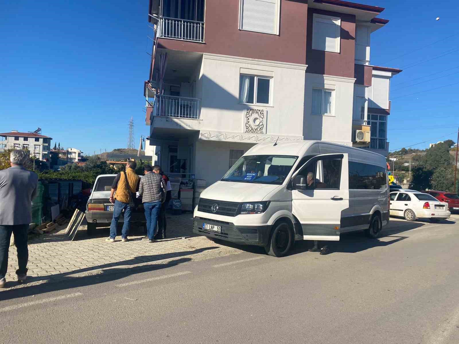 catlaklar olusan evde diken ustunde hayat 3 LE2biNe8