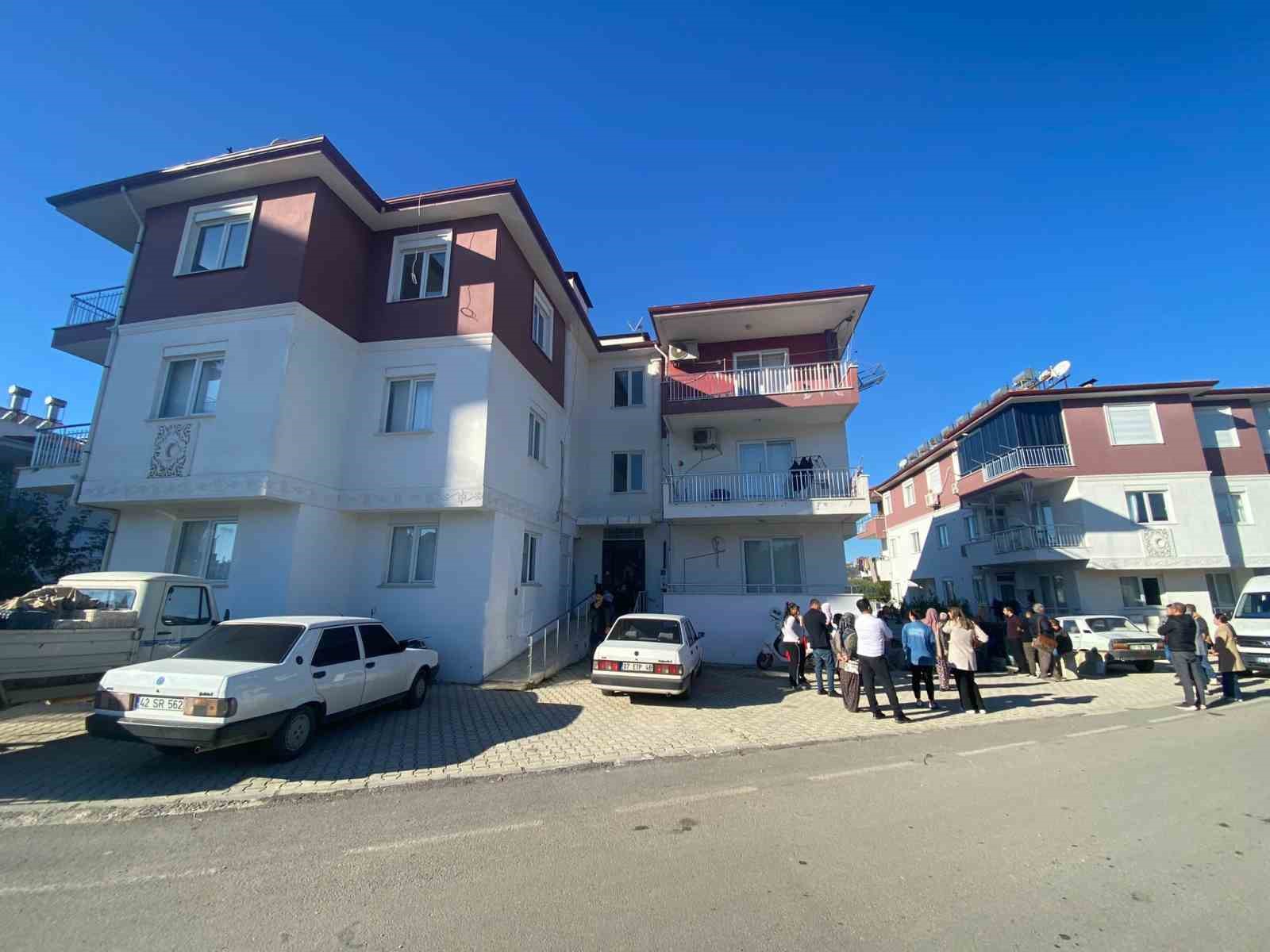 catlaklar olusan evde diken ustunde hayat 4 jF63IyP5